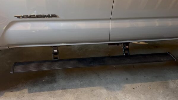 Toyota TACOMA 21-23 V6 3.5 RealTruck PowerStep™ Running Boards AMP Research - 75162-01A - Image 2