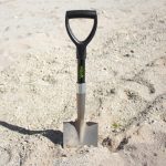 Mini D Pack Shovel Fiberglass Handle 26" length Strong, Yet Light in Weight 1600005 Voodoo Off Road - 1600005 - Image 3