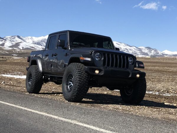 JT GLADIATOR 19-23 V6 3.6 2in Leveling Kit Front w/Front shock extension Brackets 42200 Tuff Country - 42200 - Image 2