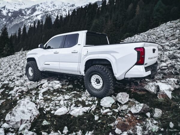 Toyota TACOMA +24 L4 2.4 1.5in Front Leveling Kit Tuff Country - 52924 - Image 3