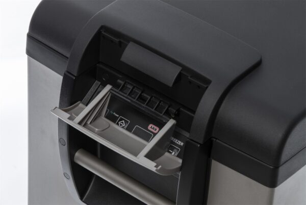 ARB Fridge 50 Quart Classic Series Plug B Usa Spec - Image 3